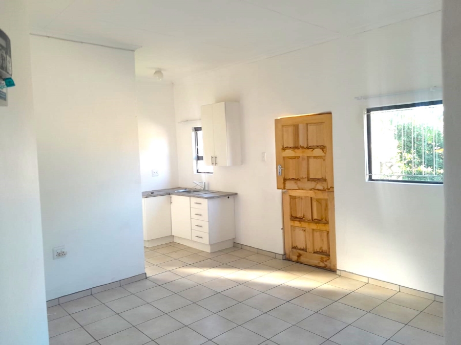 To Let 1 Bedroom Property for Rent in De Mist Eastern Cape